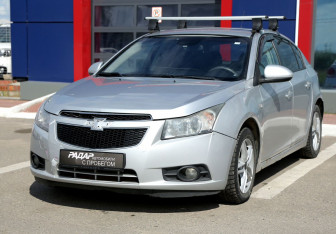 Подержанный автомобиль Chevrolet Cruze Hatchback 2012 года (3 фото)