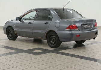 Подержанный автомобиль Mitsubishi Lancer Sedan 2006 года (2 фото)