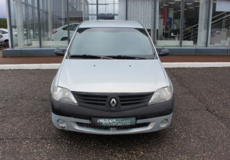 Подержанный автомобиль Renault Logan Sedan 2005 года (2 фото)