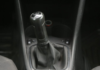 Подержанный автомобиль Volkswagen Polo Sedan 2011 года (13 фото)
