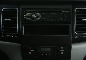 Подержанный автомобиль SsangYong Actyon 2012 года (13 фото)