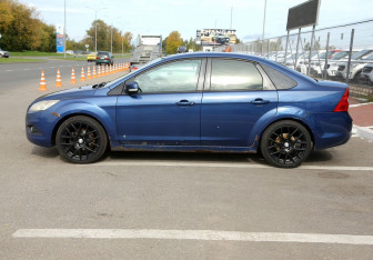 Подержанный автомобиль Ford Focus Sedan 2008 года (8 фото)