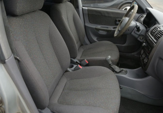 Подержанный автомобиль Hyundai Accent Sedan 2006 года (10 фото)