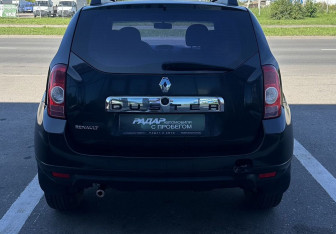 Подержанный автомобиль Renault Duster 2013 года (5 фото)