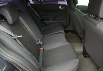 Подержанный автомобиль Renault Megane Sedan 2009 года (11 фото)