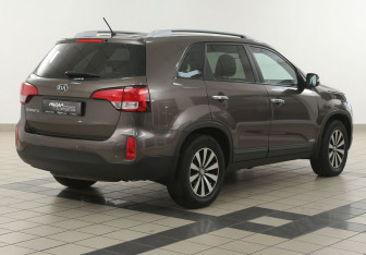 Подержанный автомобиль Kia Sorento 2013 года (4 фото)