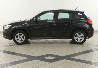 Подержанный автомобиль Mitsubishi ASX 2014 года (7 фото)