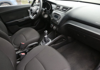 Подержанный автомобиль Kia Rio Sedan 2014 года (9 фото)