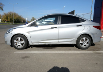 Подержанный автомобиль Hyundai Solaris Sedan 2012 года (8 фото)