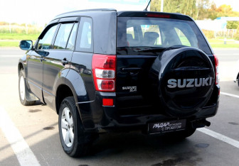 Подержанный автомобиль Suzuki Grand Vitara 2008 года (4 фото)