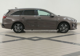 Подержанный автомобиль Kia Ceed Wagon 2019 года (5 фото)