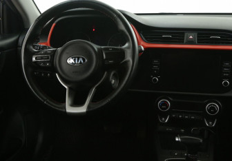 Подержанный автомобиль Kia Rio Hatchback 2020 года (23 фото)
