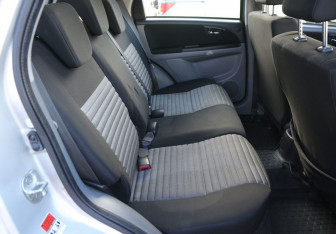 Подержанный автомобиль Suzuki SX4 Hatchback 2011 года (11 фото)