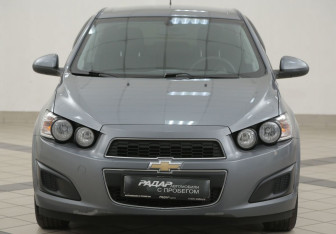 Подержанный автомобиль Chevrolet Aveo Sedan 2013 года (6 фото)