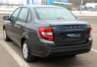 Подержанный автомобиль LADA (ВАЗ) Granta Sedan 2018 года (4 фото)
