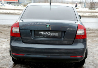 Подержанный автомобиль Skoda Octavia Liftback 2012 года (5 фото)