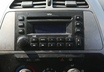 Подержанный автомобиль Chery Tiggo (T11) 2010 года (13 фото)