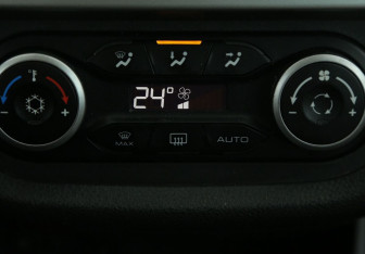 Подержанный автомобиль LADA (ВАЗ) Vesta Wagon 2018 года (18 фото)