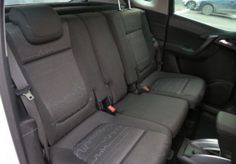 Подержанный автомобиль Opel Meriva 2012 года (11 фото)