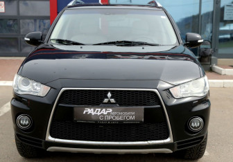 Подержанный автомобиль Mitsubishi Outlander 2010 года (2 фото)