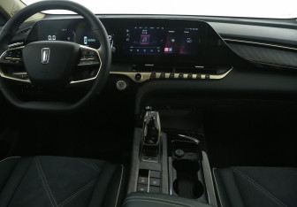 Подержанный автомобиль FAW Bestune T55 2023 года (12 фото)