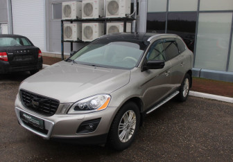 Подержанный автомобиль Volvo XC60 2010 года (3 фото)