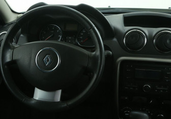 Подержанный автомобиль Renault Duster 2014 года (14 фото)