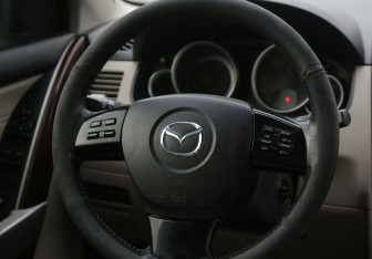 Подержанный автомобиль Mazda CX-9 2008 года (18 фото)