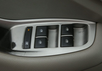 Подержанный автомобиль Chevrolet Orlando 2012 года (17 фото)