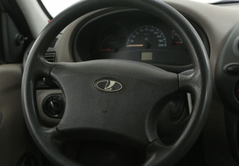 Подержанный автомобиль LADA (ВАЗ) Kalina Sedan 2006 года (16 фото)