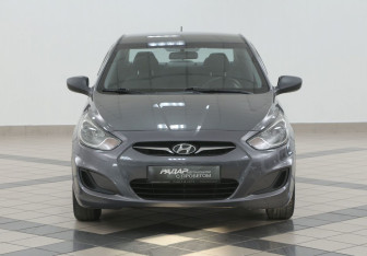 Подержанный автомобиль Hyundai Solaris Sedan 2013 года (3 фото)