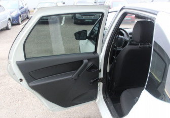 Подержанный автомобиль LADA (ВАЗ) Granta Sedan 2019 года (11 фото)