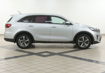 Подержанный автомобиль Kia Sorento 2019 года (5 фото)