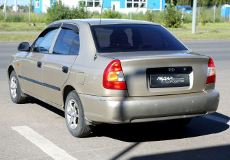 Подержанный автомобиль Hyundai Accent Sedan 2005 года (4 фото)