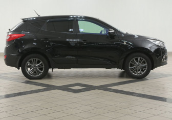 Подержанный автомобиль Hyundai ix35 2014 года (5 фото)
