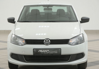Подержанный автомобиль Volkswagen Polo Sedan 2013 года (6 фото)