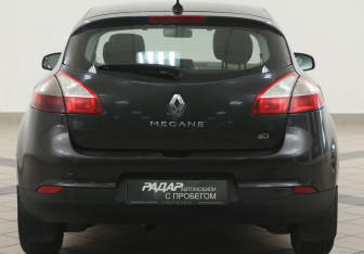 Подержанный автомобиль Renault Megane Hatchback 2010 года (3 фото)