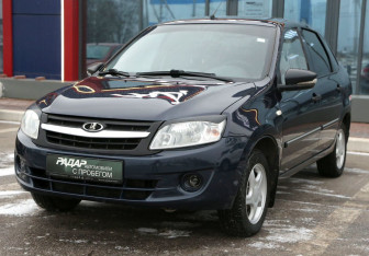 Подержанный автомобиль LADA (ВАЗ) Granta Sedan 2013 года (3 фото)