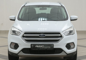 Подержанный автомобиль Ford Kuga 2018 года (6 фото)
