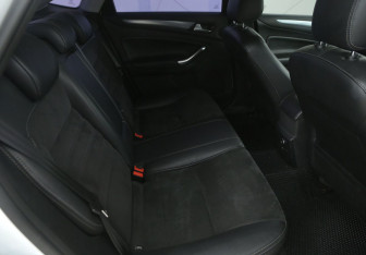 Подержанный автомобиль Ford Mondeo Sedan 2013 года (11 фото)