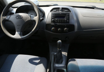 Подержанный автомобиль Chery Tiggo (T11) 2010 года (12 фото)