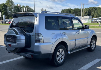 Подержанный автомобиль Mitsubishi Pajero 2008 года (4 фото)