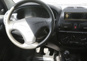 Подержанный автомобиль Fiat Brava 2001 года (14 фото)