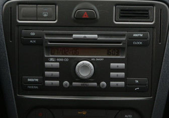 Подержанный автомобиль Ford Fusion 2006 года (13 фото)