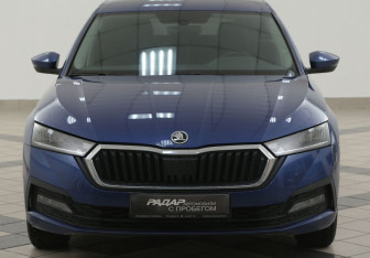 Подержанный автомобиль Skoda Octavia Liftback 2021 года (6 фото)