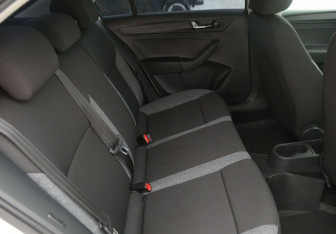 Подержанный автомобиль Skoda Rapid Liftback 2020 года (11 фото)