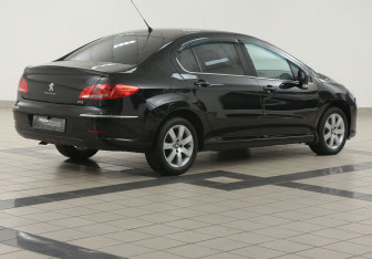 Подержанный автомобиль Peugeot 408 2013 года (4 фото)