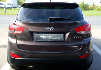 Подержанный автомобиль Hyundai ix35 2010 года (5 фото)
