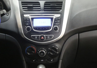 Подержанный автомобиль Hyundai Solaris Sedan 2013 года (9 фото)