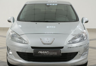 Подержанный автомобиль Peugeot 408 2012 года (6 фото)